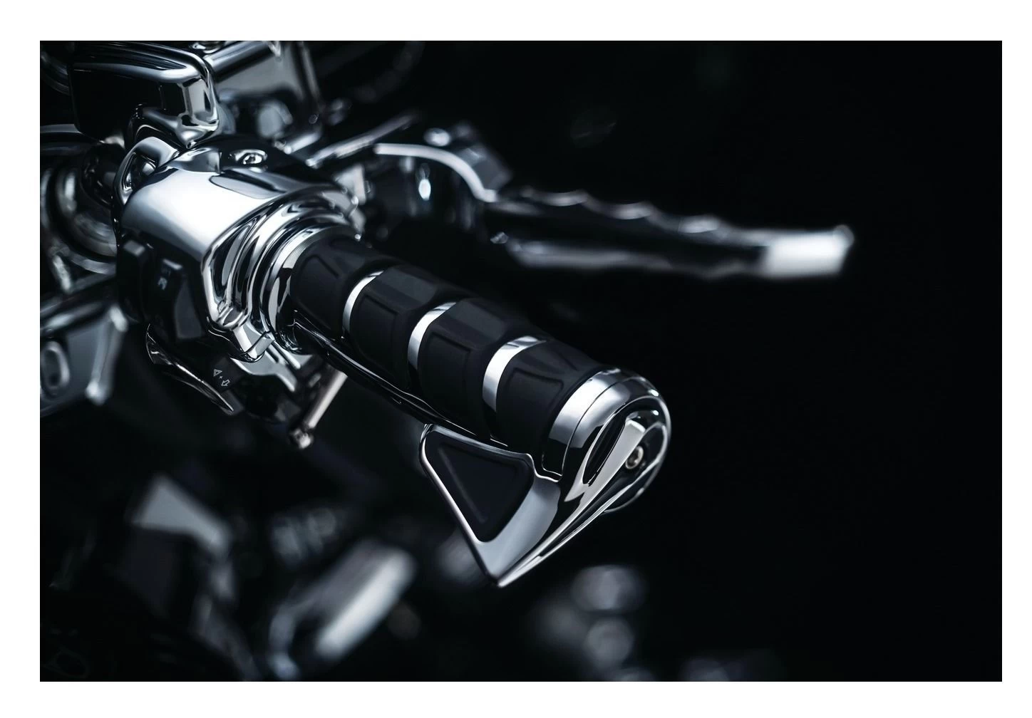 Kuryakyn Kinetic Universal 1" Grips - Image 4